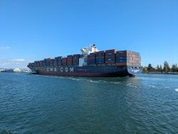 pxl20251003224123228