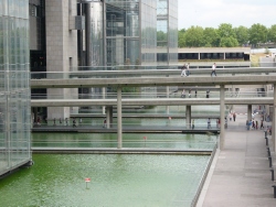 p1000566