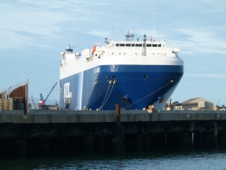 p2370557